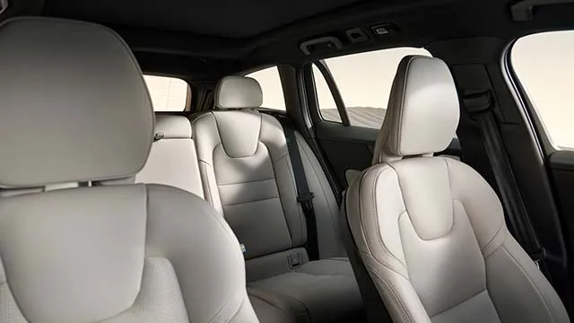 볼보 V60 크로스 컨트리 사진 4