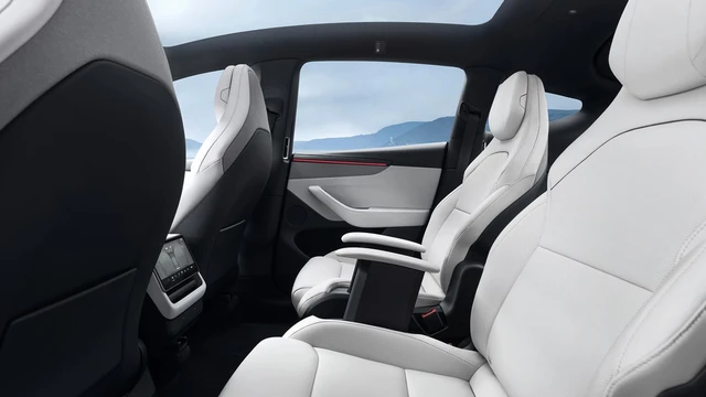 테슬라 모델 Y 사진 1